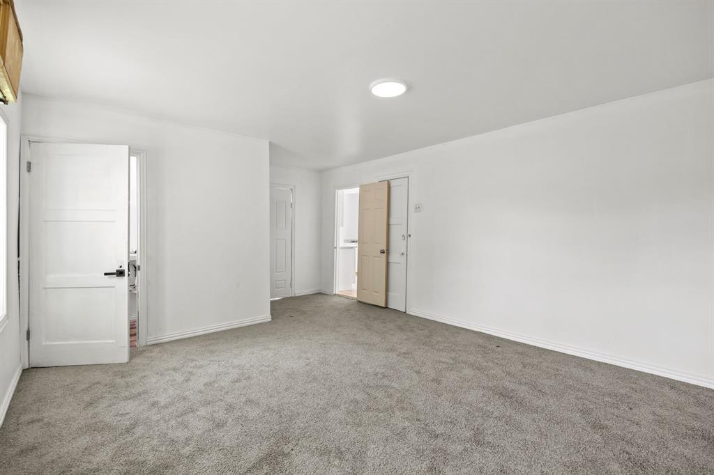 1802 Fordham Road Dallas, TX 75216 - Photo 21 of 25 a view of an empty room and closet area