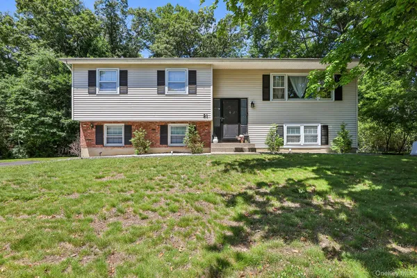 $845,000 | 21 Baylor Road, Nanuet, NY 10954