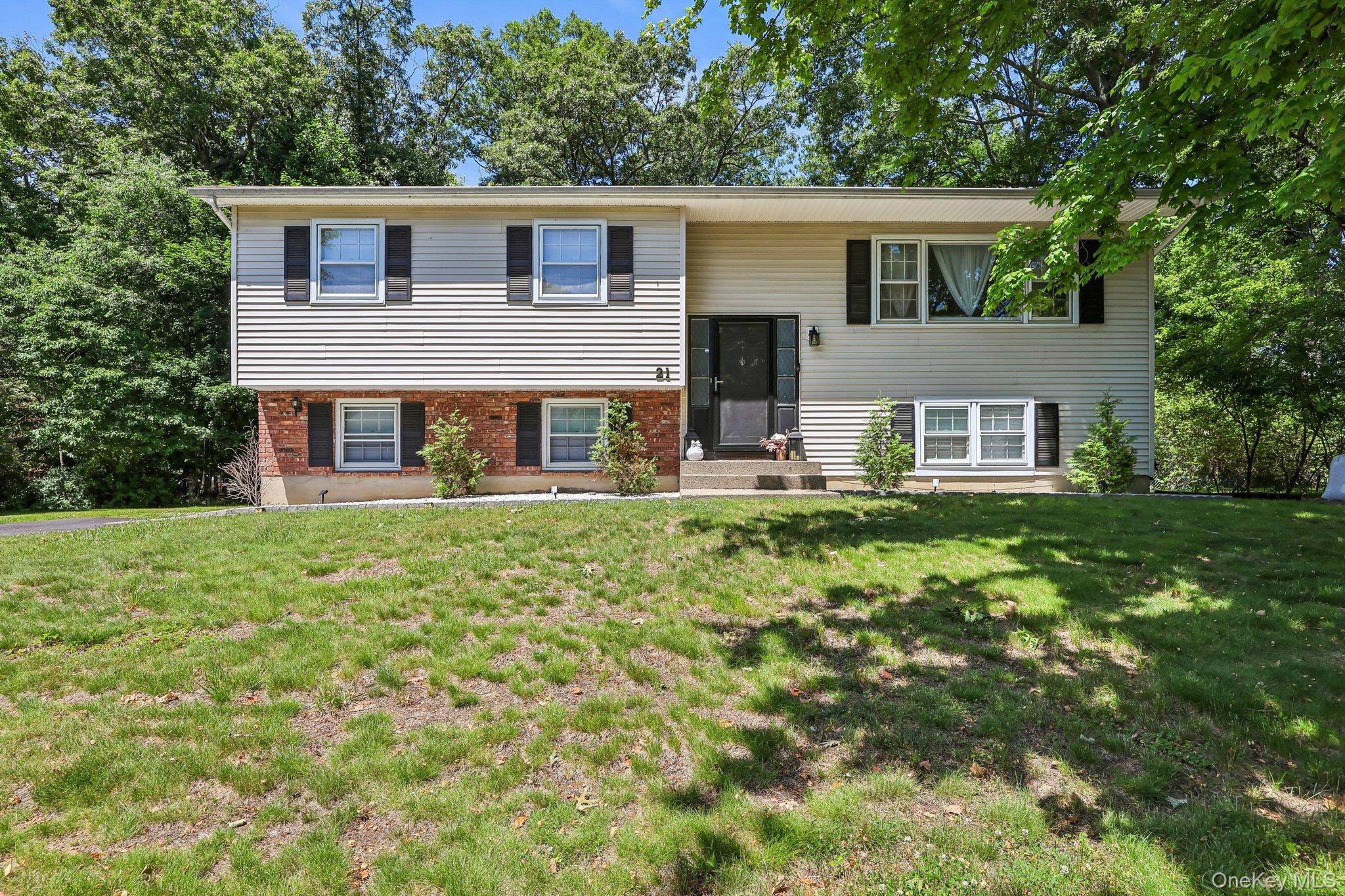 21 Baylor Road Nanuet, NY 10954 - Photo 1 of 44 Front house