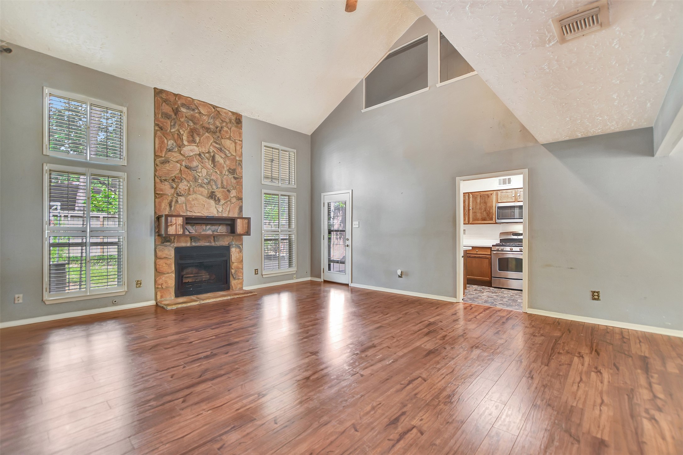17327 Thorhill Street Spring, TX 77379 - Photo 5 of 44