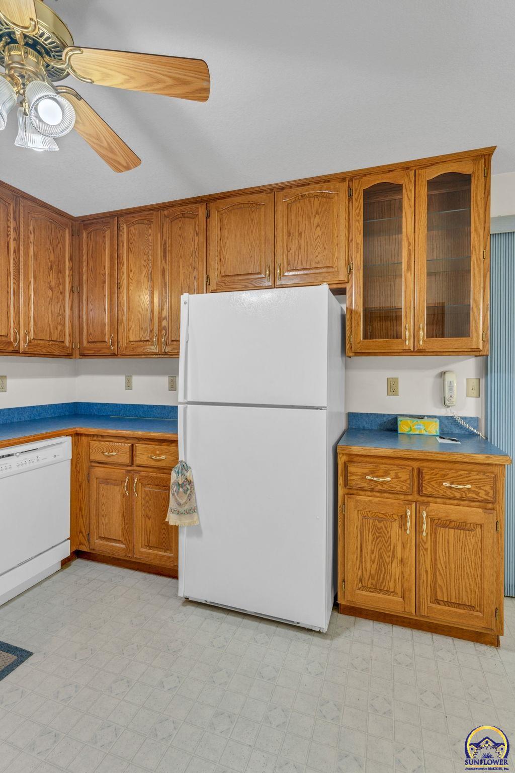 5232 Southwest 25th Terrace Topeka, KS 66614 - Photo 13 of 33