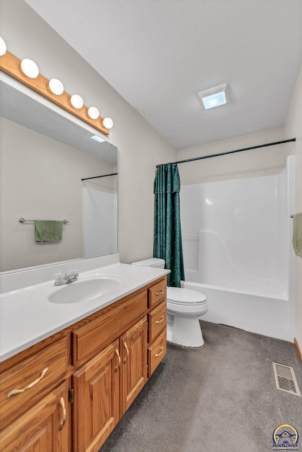 5232 Southwest 25th Terrace Topeka, KS 66614 - Photo 19 of 33