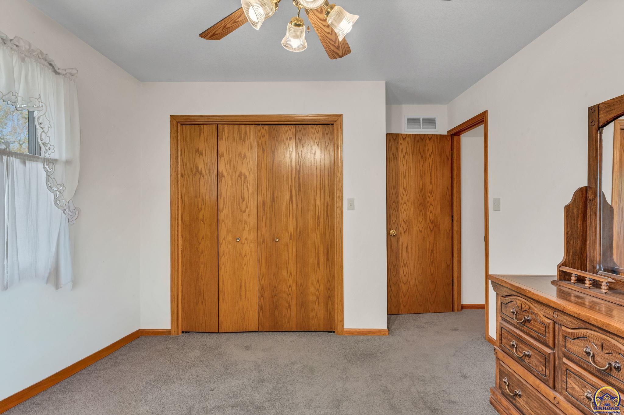 5232 Southwest 25th Terrace Topeka, KS 66614 - Photo 21 of 33