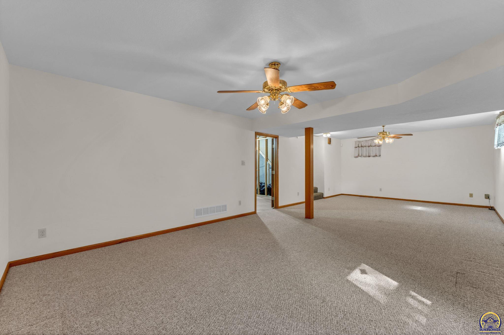 5232 Southwest 25th Terrace Topeka, KS 66614 - Photo 24 of 33