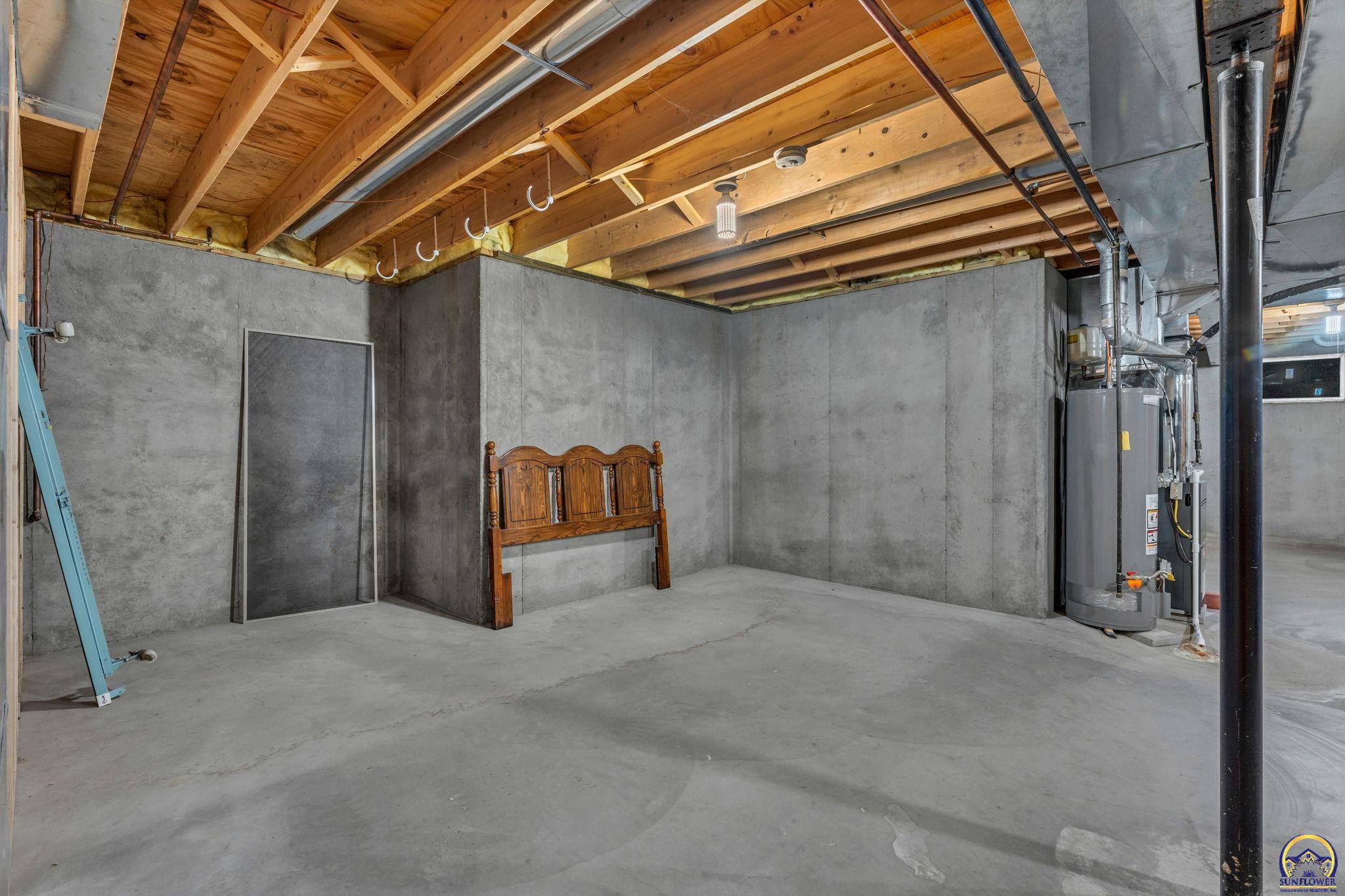 5232 Southwest 25th Terrace Topeka, KS 66614 - Photo 25 of 33