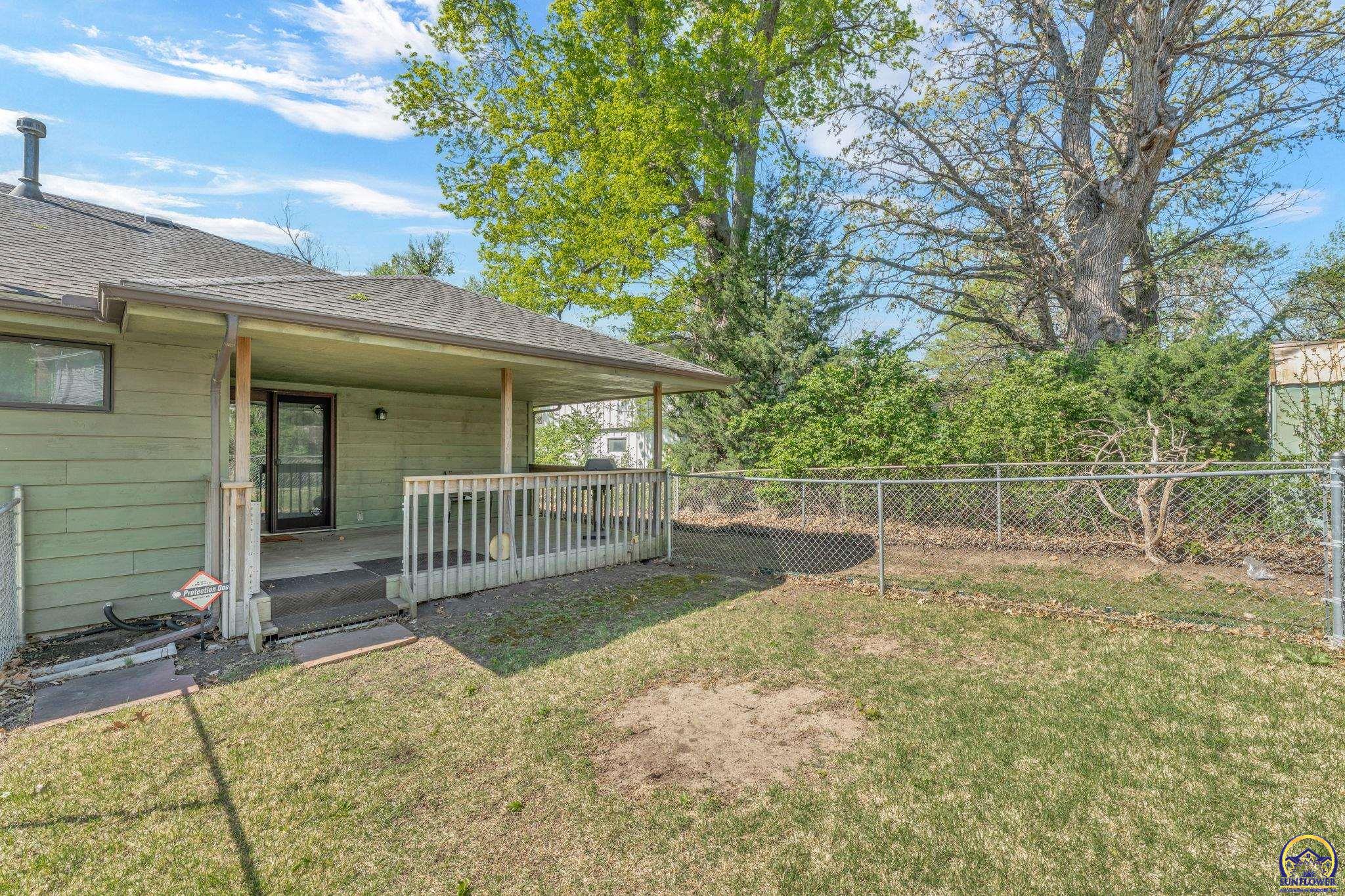 5232 Southwest 25th Terrace Topeka, KS 66614 - Photo 31 of 33