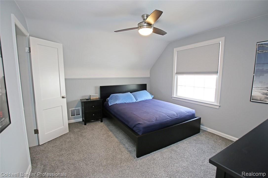 1890 Columbia Road Berkley, MI 48072 - Photo 27 of 42 28) Upstairs Bedroom 2.jpg