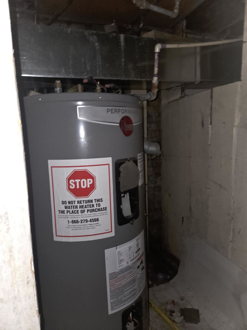 6619 South Aberdeen Street Chicago, IL 60621 - Photo 14 of 17 a close view of door