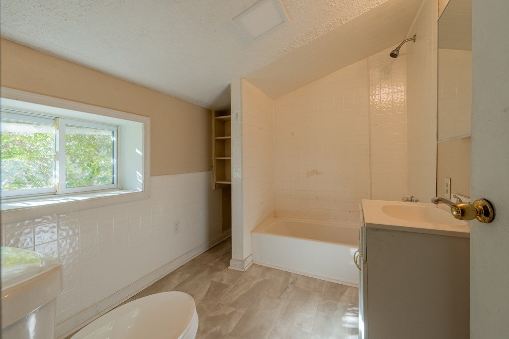 4033 Brookmont Road Pulaski, VA 24301 - Photo 20 of 58 Gallery Image 20
