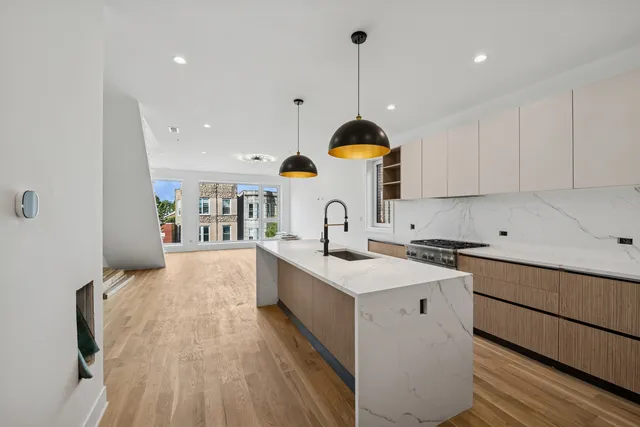 $1,075,000 | 1325 North Artesian Avenue, Unit PH, Chicago, IL 60622