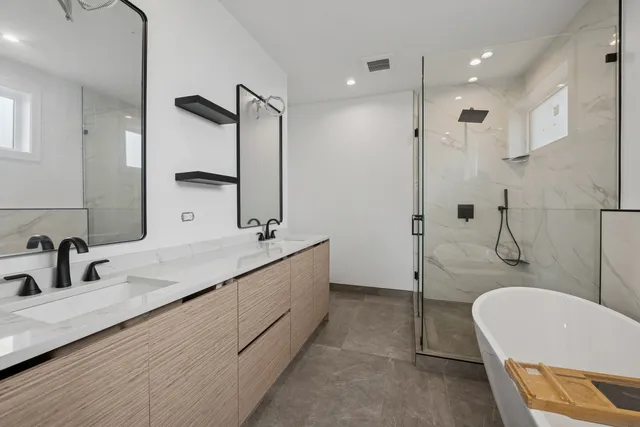 $1,075,000 | 1325 North Artesian Avenue, Unit PH, Chicago, IL 60622