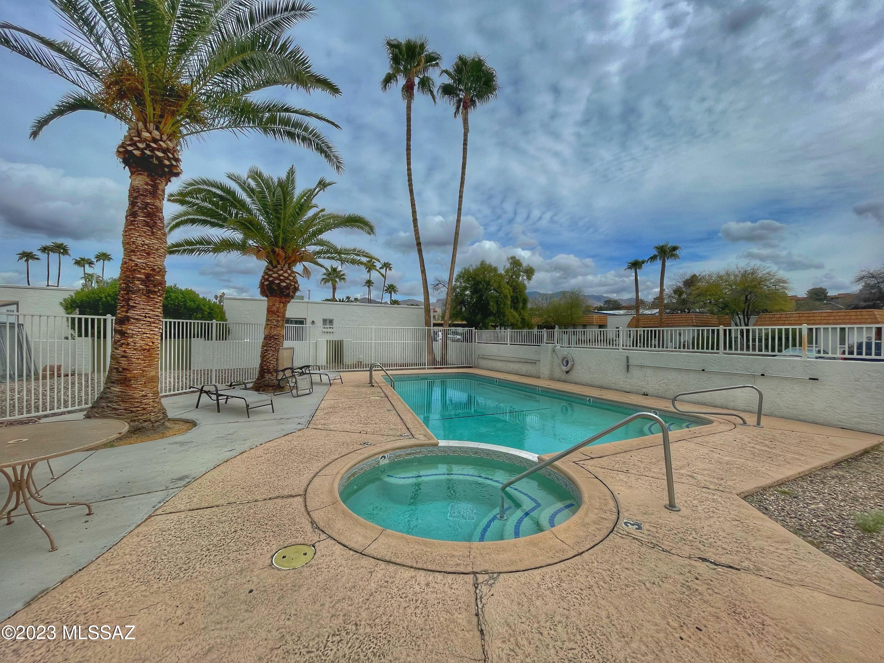 660 East River Road, Unit X Tucson, AZ 85704 - Photo 6 of 35
