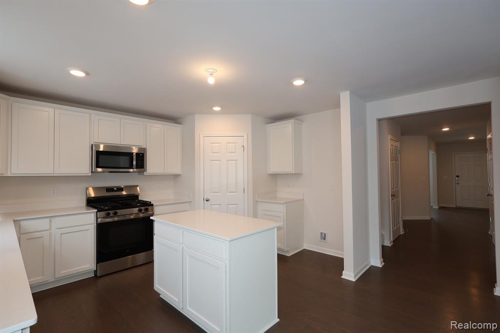 54757 Mockingbird Chesterfield, MI 48047 - Photo 7 of 26