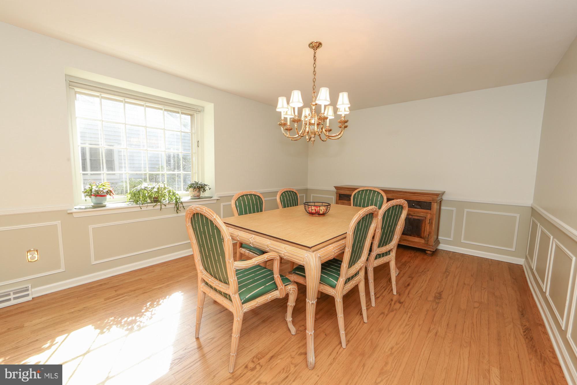 127 Partree Road Cherry Hill, NJ 08003 - Photo 8 of 43 Dining Room with bay window.