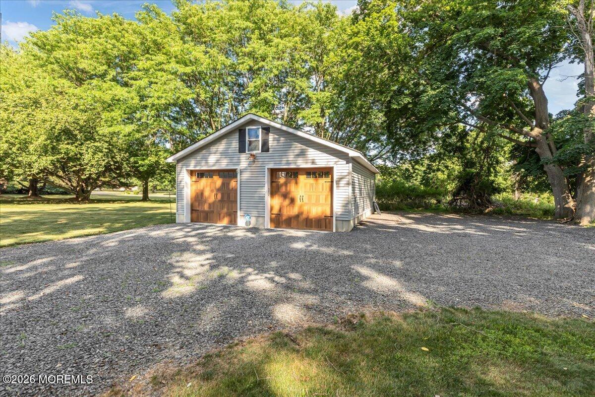 102 Middletown Road Holmdel, NJ 07733 - Photo 35 of 58 045-3V0A5914