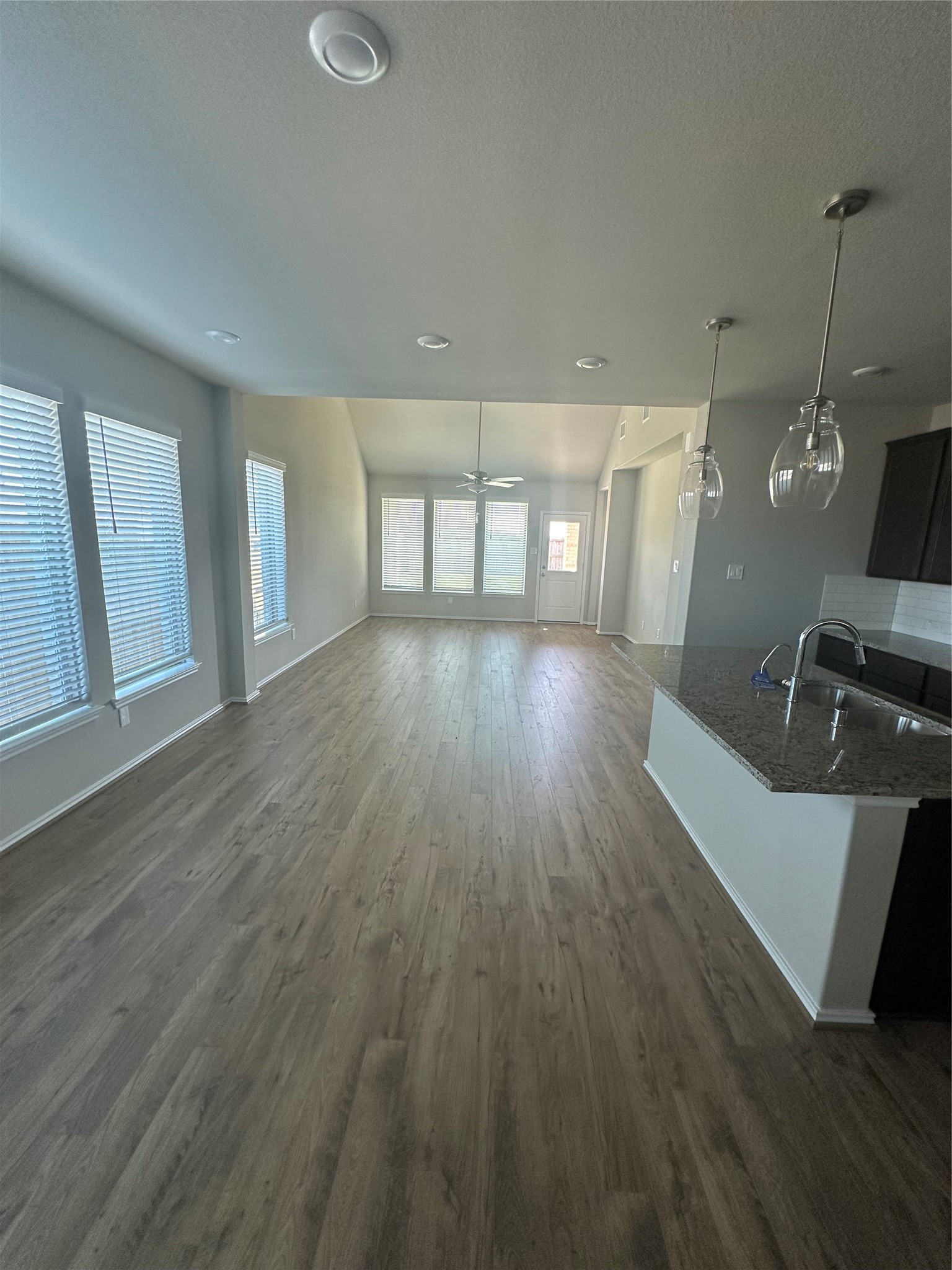 206 Mercury Sky Road Richmond, TX 77406 - Photo 11 of 50