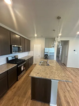 $2,800 | 206 Mercury Sky Road, Richmond, TX 77406