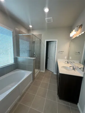 $2,800 | 206 Mercury Sky Road, Richmond, TX 77406