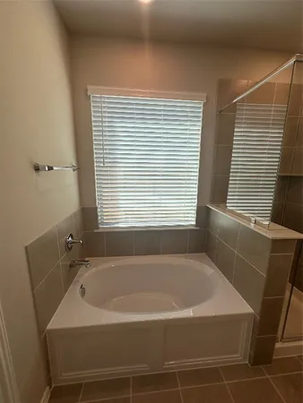 $2,800 | 206 Mercury Sky Road, Richmond, TX 77406