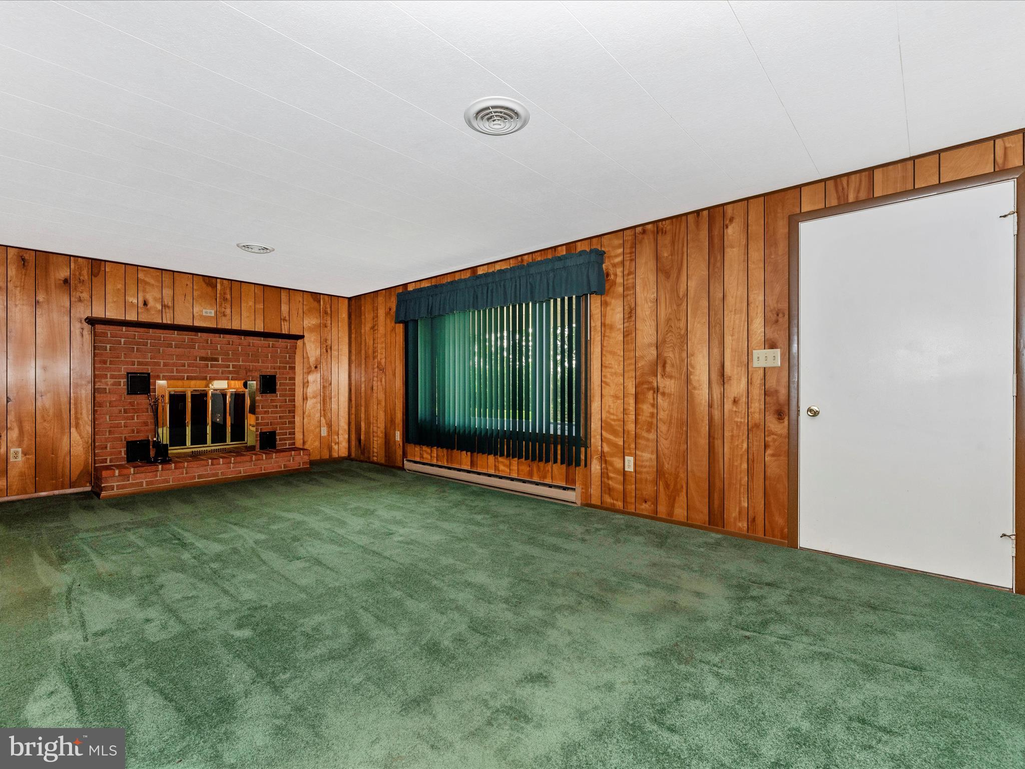 11732 Warner Road Keymar, MD 21757 - Photo 6 of 59 Living Room