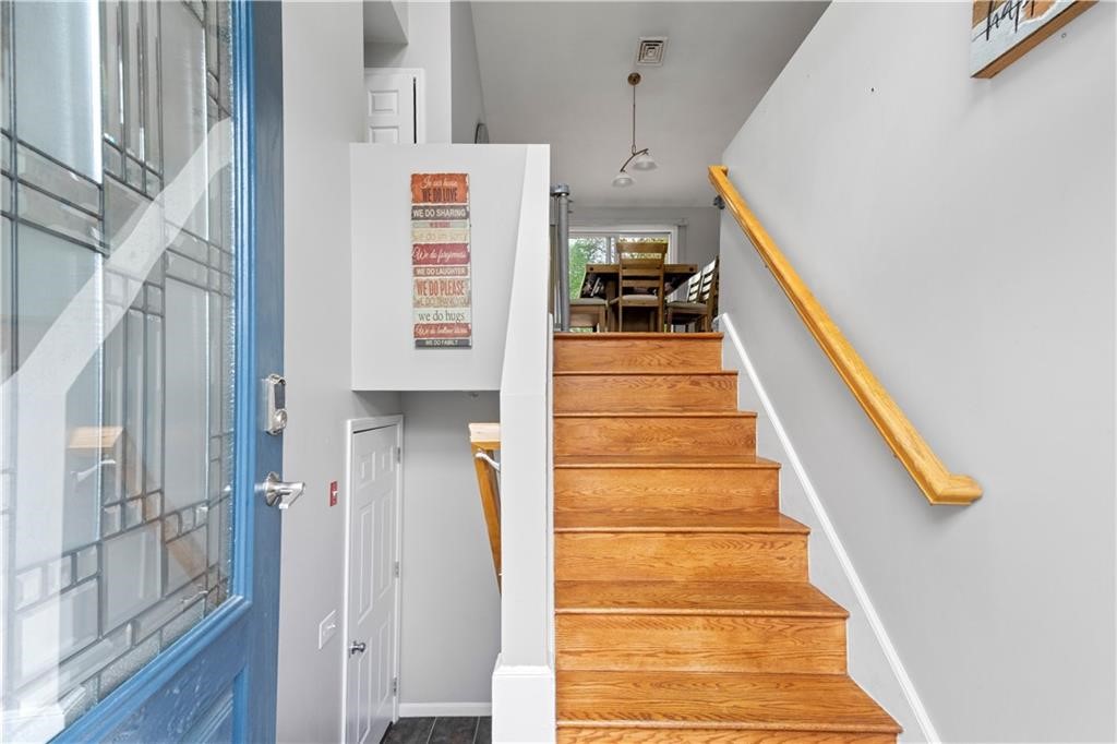 3605 Mendon Road Cumberland, RI 02864 - Photo 4 of 41