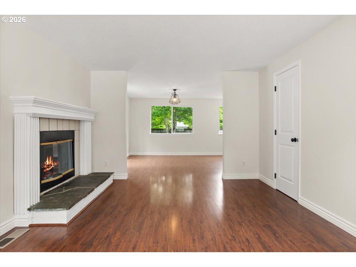 8125 Southwest Pine Street Portland, OR 97223 - Photo 6 of 44