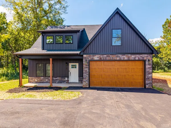 $479,900 | 39 Bremble Drive, Moneta, VA 24121