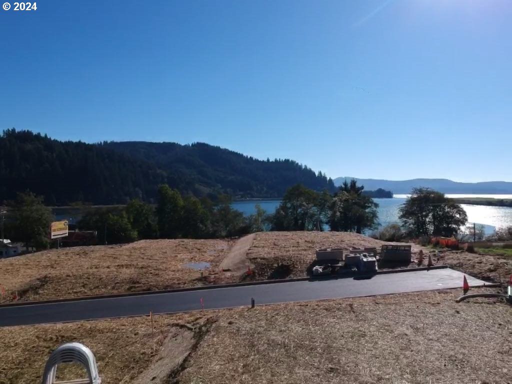 501 Garibaldi Avenue, Unit 3 Garibaldi, OR 97118 - Photo 15 of 27 a view of a backyard