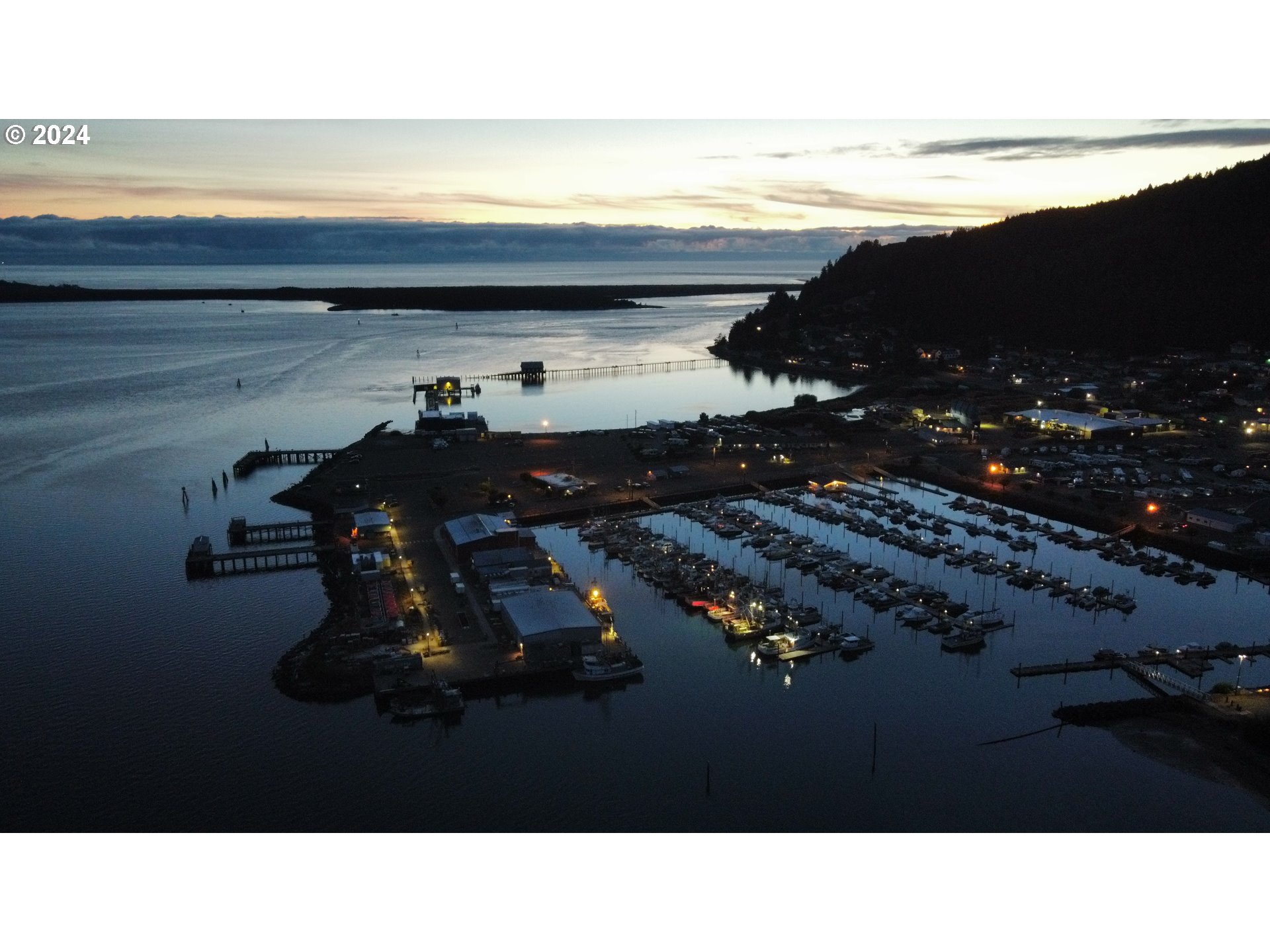 501 Garibaldi Avenue, Unit 3 Garibaldi, OR 97118 - Photo 9 of 27 a black and white photo of a room