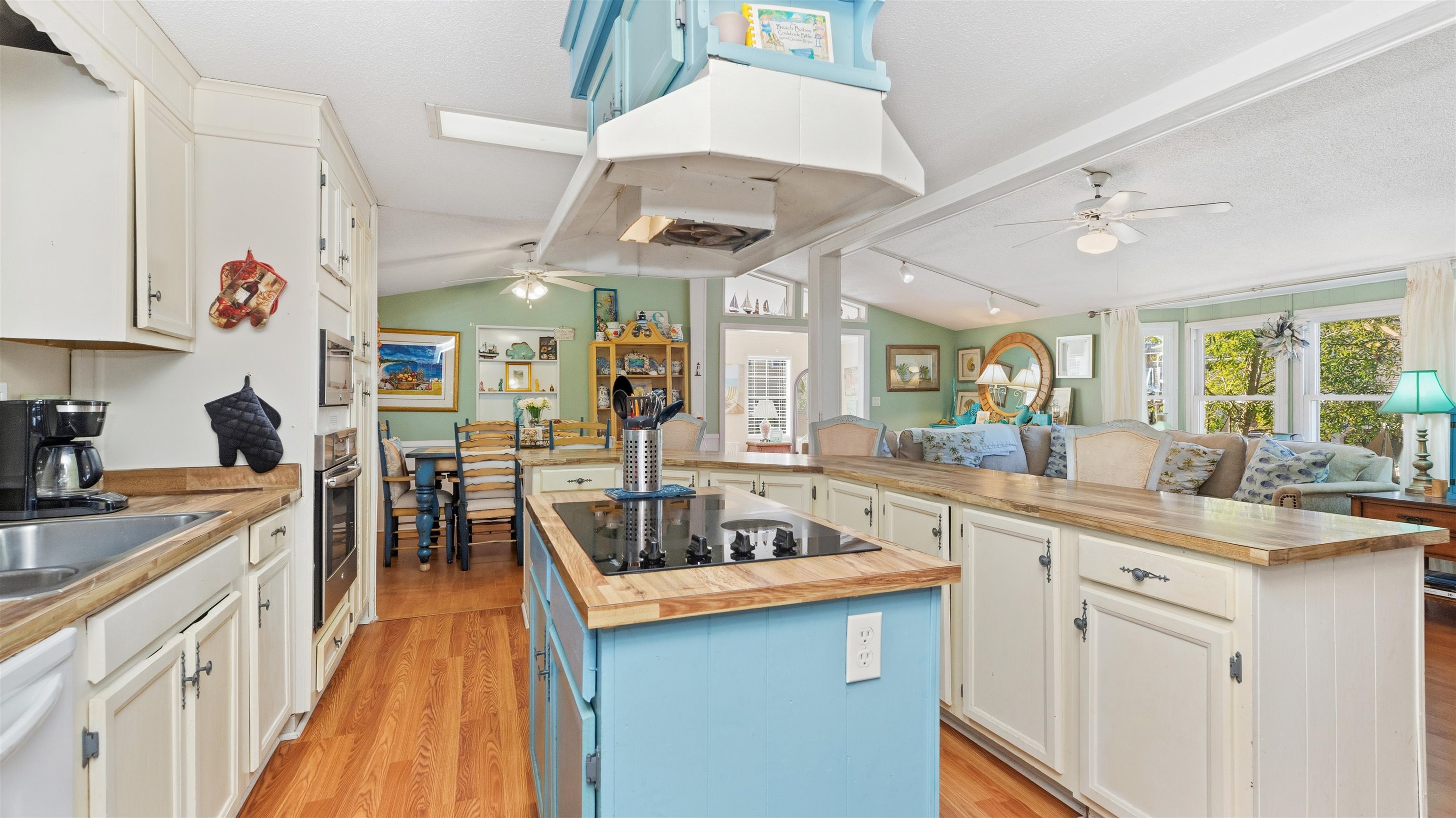 426 Sanddollar Drive Surfside Beach, SC 29575 - Photo 4 of 49
