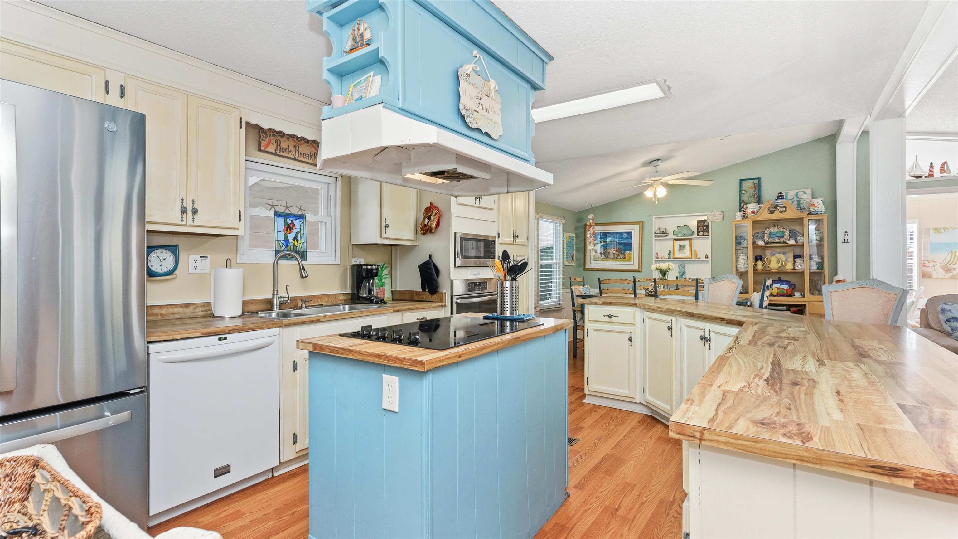 426 Sanddollar Drive Surfside Beach, SC 29575 - Photo 5 of 49