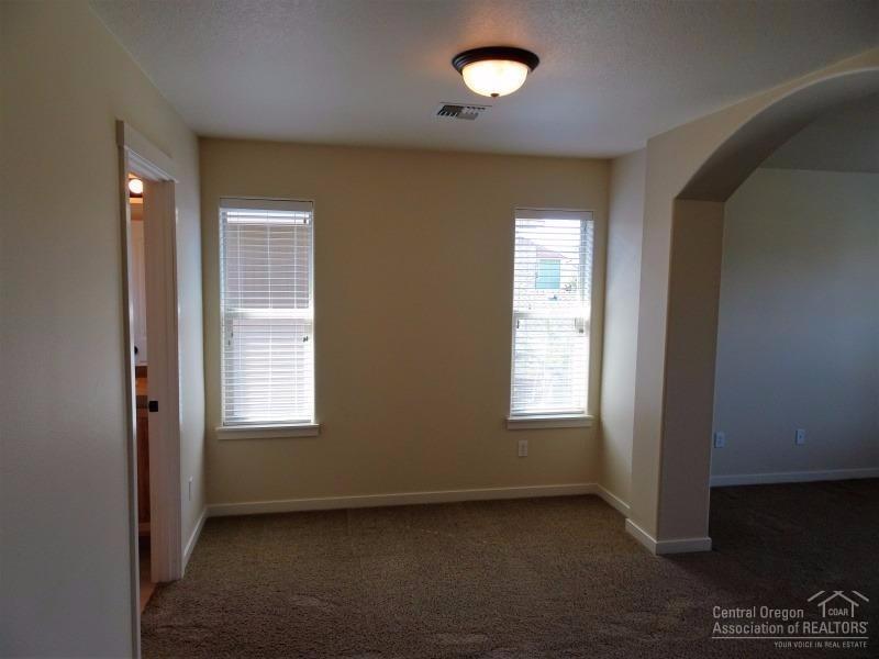 61075 Parrell Road Bend, OR 97702 - Photo 14 of 25 The over sized master is separated by th