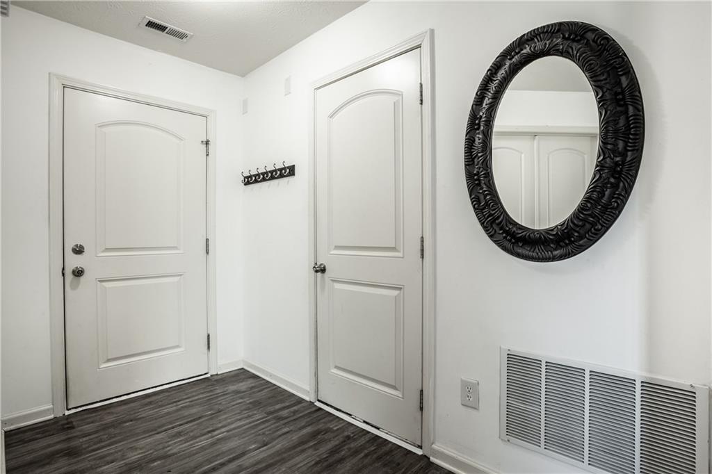 522 Reed Court Greenfield, IN 46140 - Photo 5 of 30
