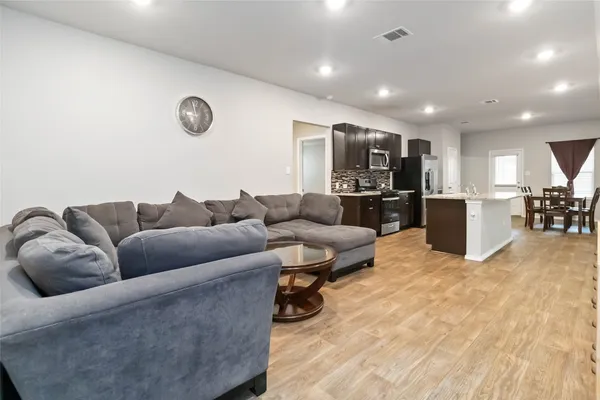 $2,000 | 2845 Wolfcreek, New Braunfels, TX 78130