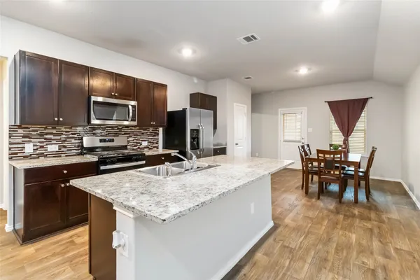 $2,000 | 2845 Wolfcreek, New Braunfels, TX 78130