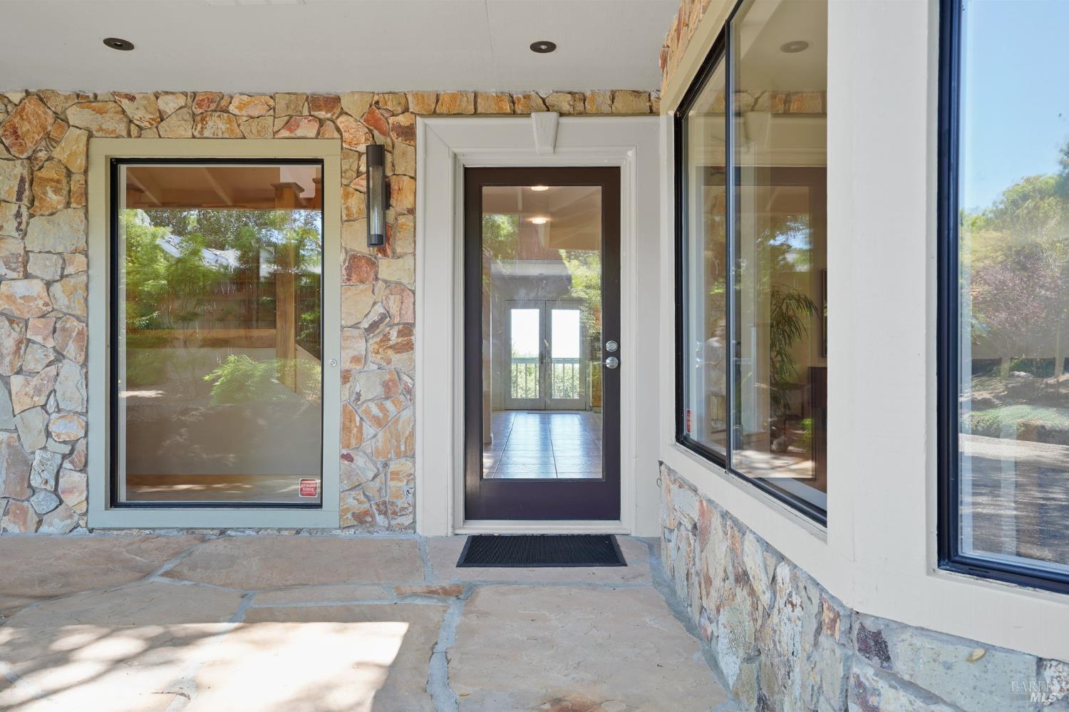 10 Shari Court Novato, CA 94947 - Photo 4 of 48
