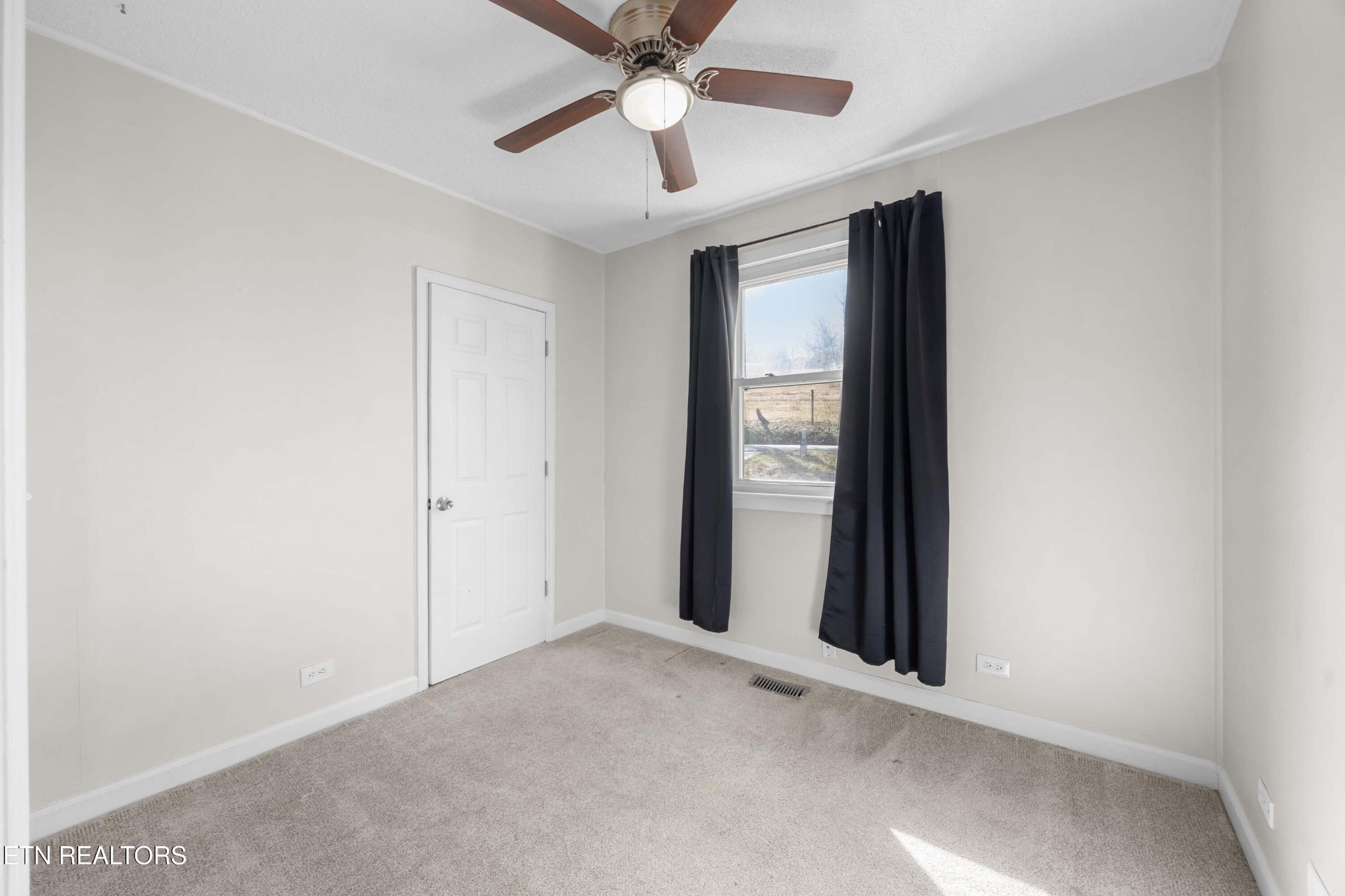 466 Hidden Valley Road Clinton, TN 37716 - Photo 15 of 31 Gallery Image 15
