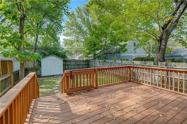 $225,000 | 7602 Pennsylvania Avenue, Kansas City, MO 64114