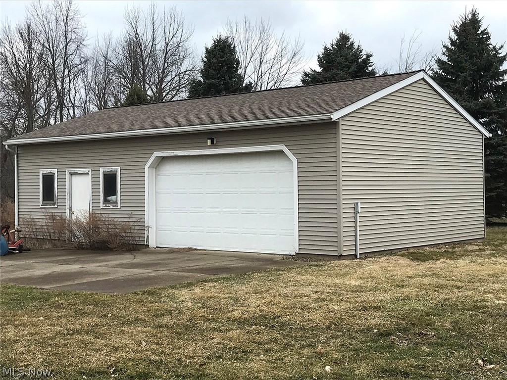945 Martin Road Mogadore, OH 44260 - Photo 4 of 11