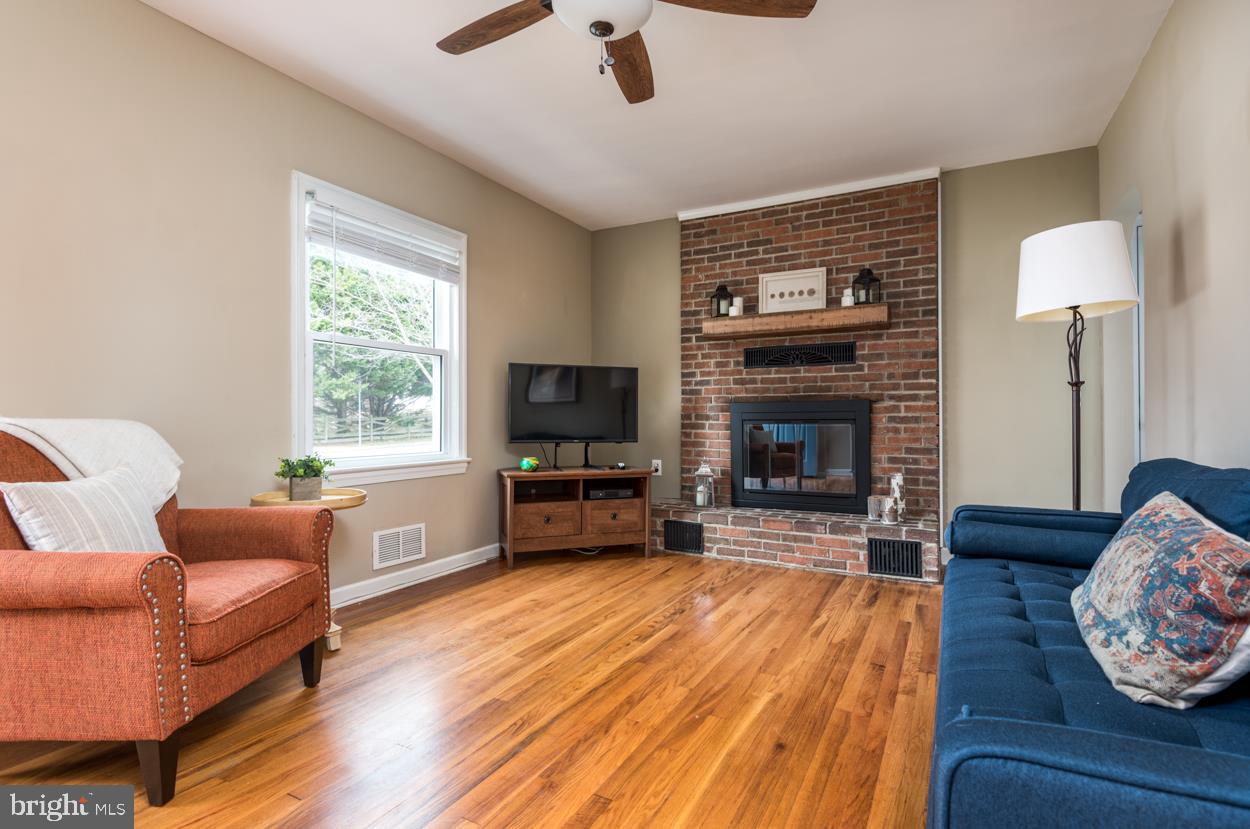 2847 Cameron Road Falls Church, VA 22042 - Photo 10 of 39 Gallery Image 10
