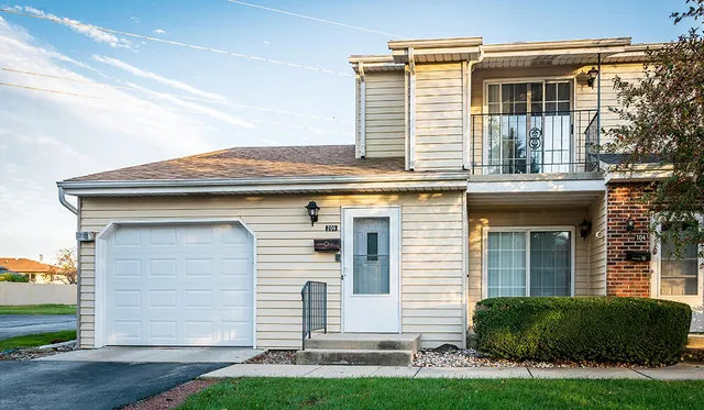 $1,800 | 6920 Mariner Drive, Unit 204, Mount Pleasant, WI 53406