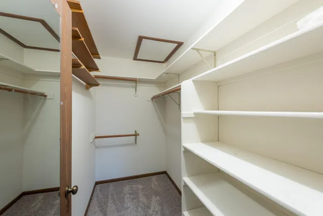 $1,800 | 6920 Mariner Drive, Unit 204, Mount Pleasant, WI 53406