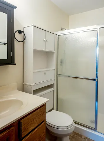 $1,800 | 6920 Mariner Drive, Unit 204, Mount Pleasant, WI 53406