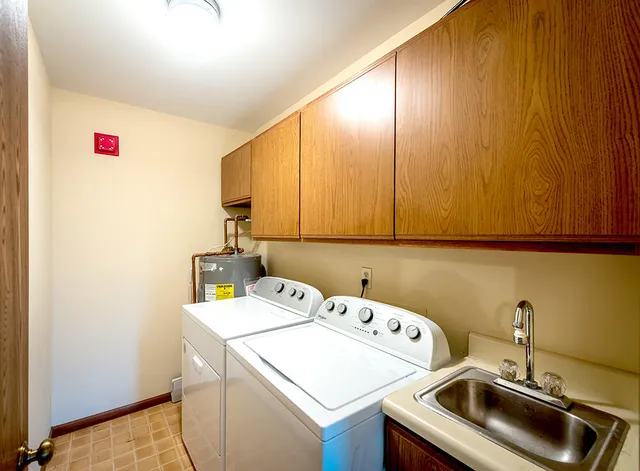 $1,800 | 6920 Mariner Drive, Unit 204, Mount Pleasant, WI 53406