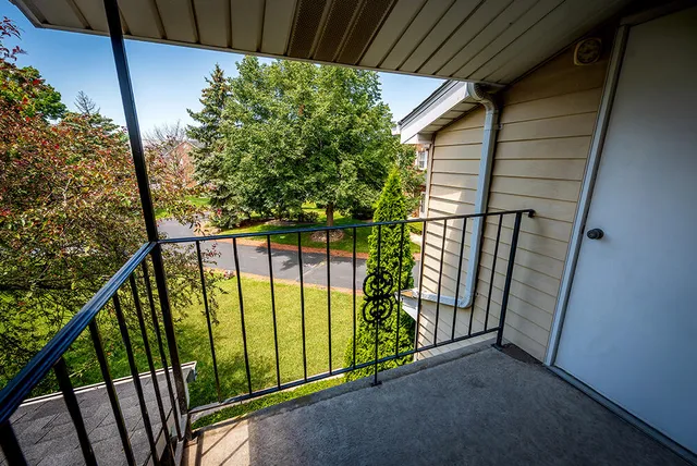 $1,800 | 6920 Mariner Drive, Unit 204, Mount Pleasant, WI 53406