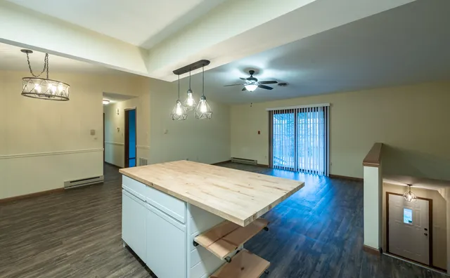 $1,800 | 6920 Mariner Drive, Unit 204, Mount Pleasant, WI 53406