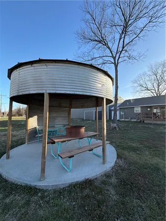 $392,000 | 106 Preston Street, Kincaid, KS 66039