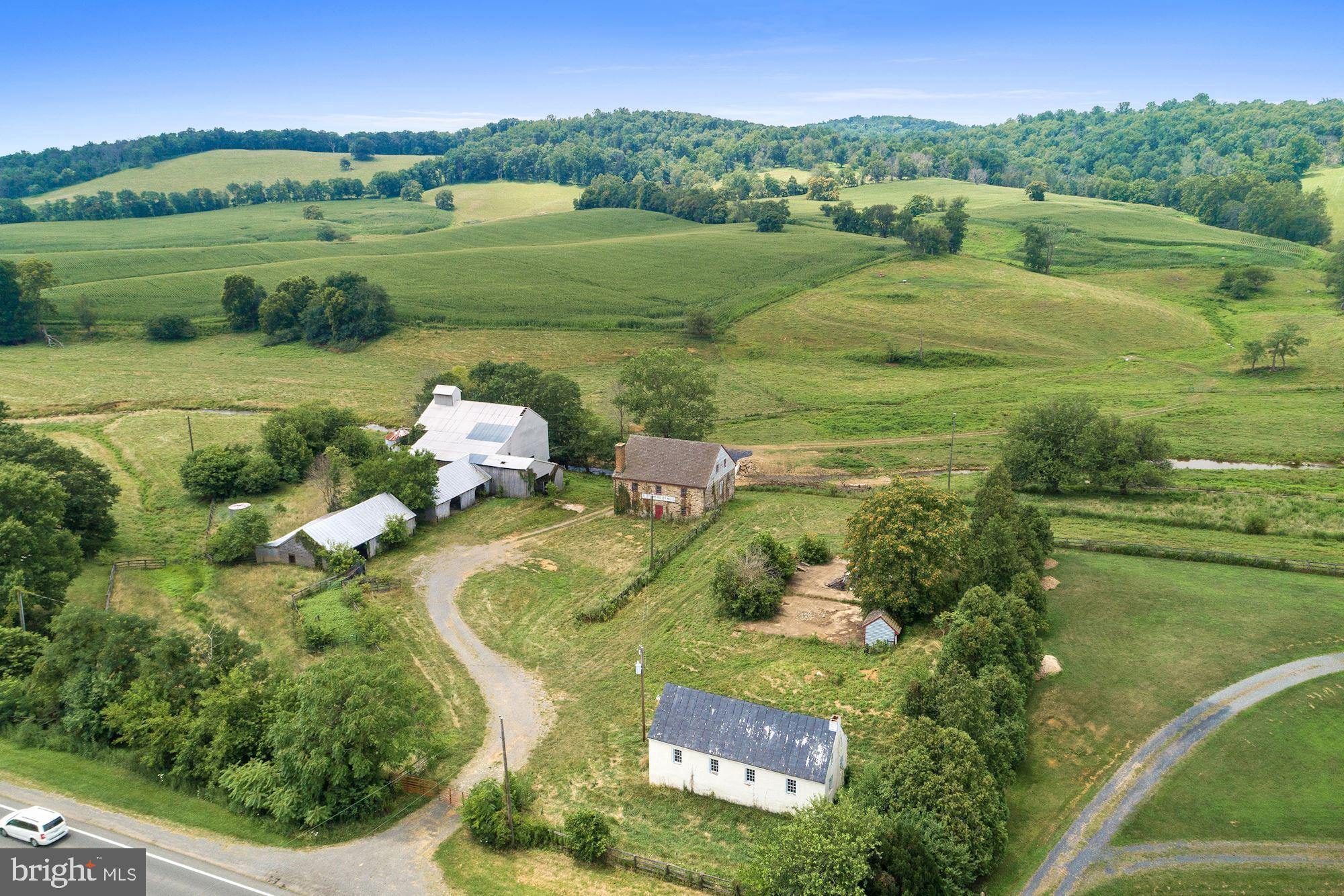 1702 Winchester Road Delaplane, VA 20144 - Photo 9 of 12 Gallery Image 9