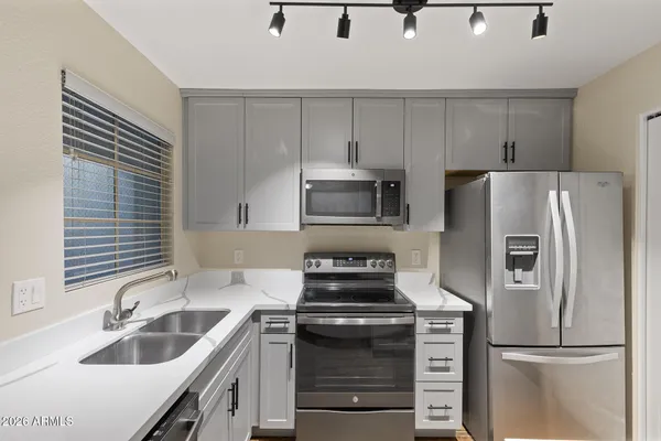 $299,900 | 1880 East Morten Avenue, Unit 102, Phoenix, AZ 85020