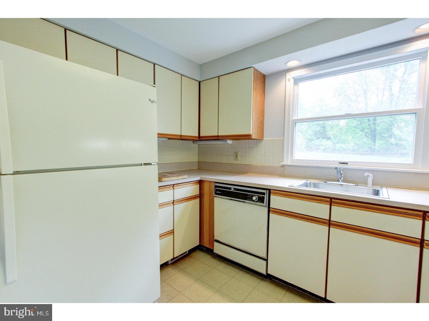 224 Allison Road Oreland, PA 19075 - Photo 13 of 25 Kitchen